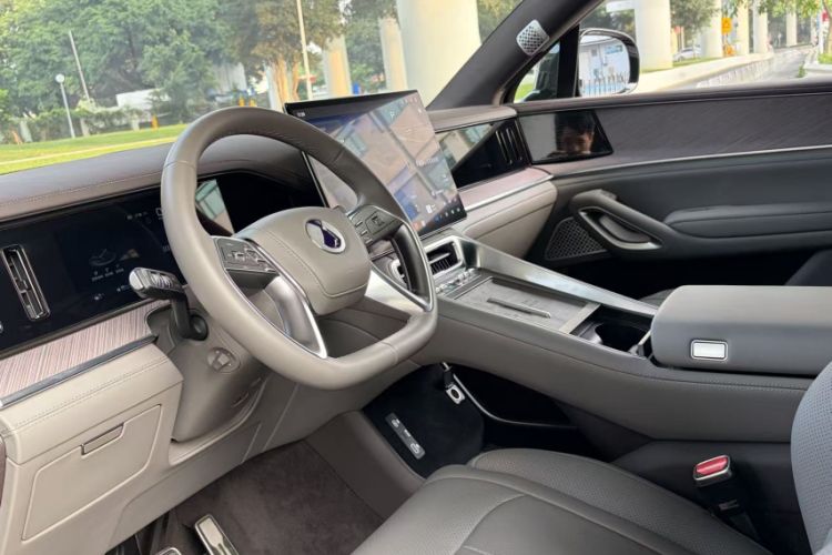 Used Denza N9 2025 Flagship Model Interior 4