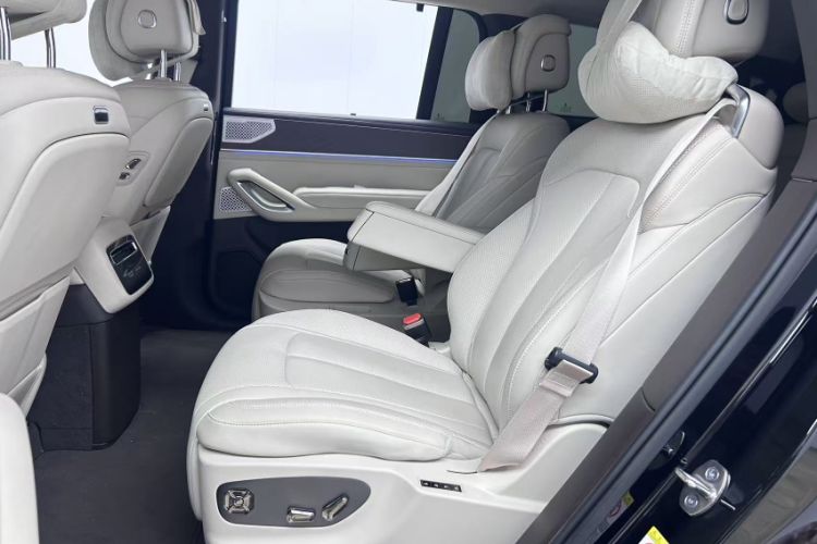 Used Denza N9 2025 Prestige Version Interior 4