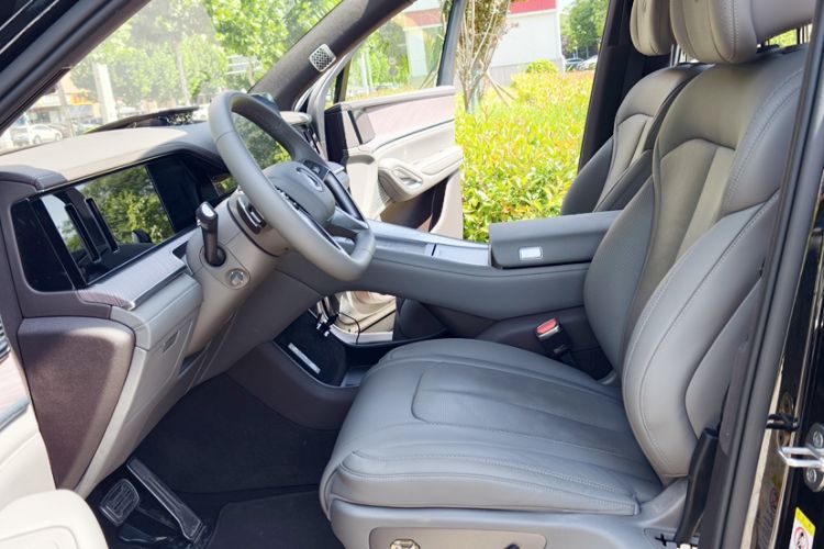 Used Denza N9 2025 Flagship Model Interior 5