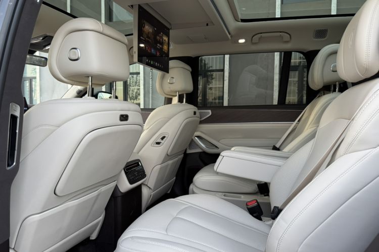 Used Denza N9 2025 Flagship Model Interior 9