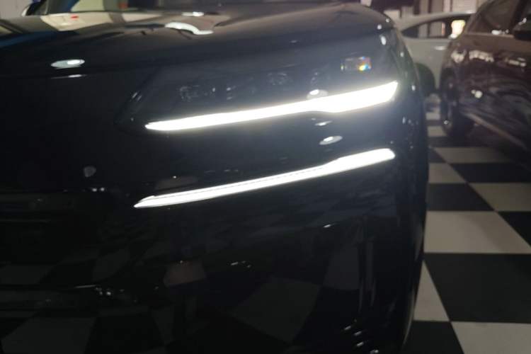 Used Denza N9 2025 Prestige Version Left Front Headlight