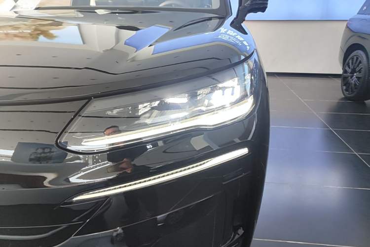 Used Denza N9 2025 Flagship Model Left Front Headlight