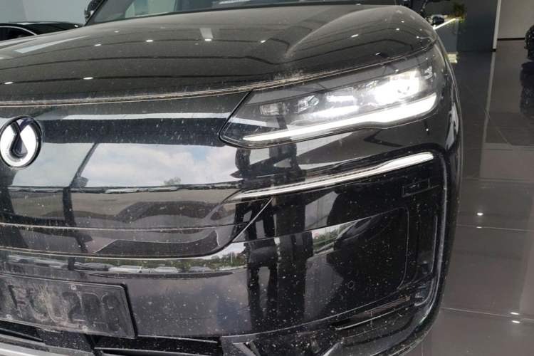 Used Denza N9 2025 Flagship Model Left Front Headlight