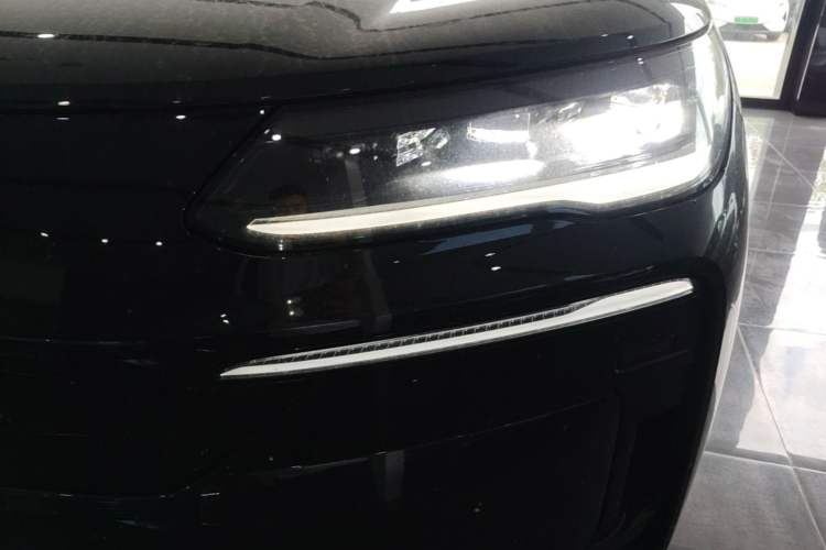 Used Denza N9 2025 Flagship Model Left Front Headlight