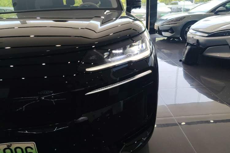 Used Denza N9 2025 Flagship Model Left Front Headlight