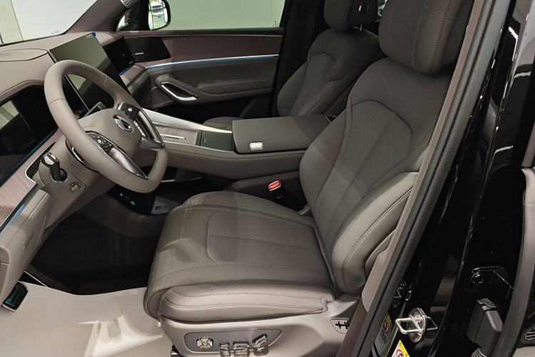 Used Denza N9 2025 Flagship Model Left Front Seat