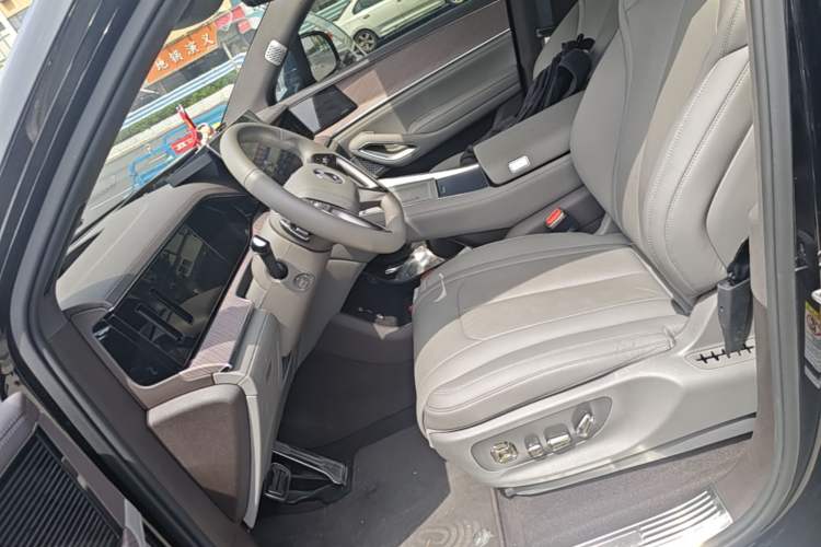 Used Denza N9 2025 Prestige Version Left Front Seat