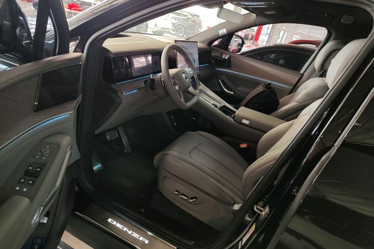 Used Denza N9 2025 Prestige Version Left Front Seat