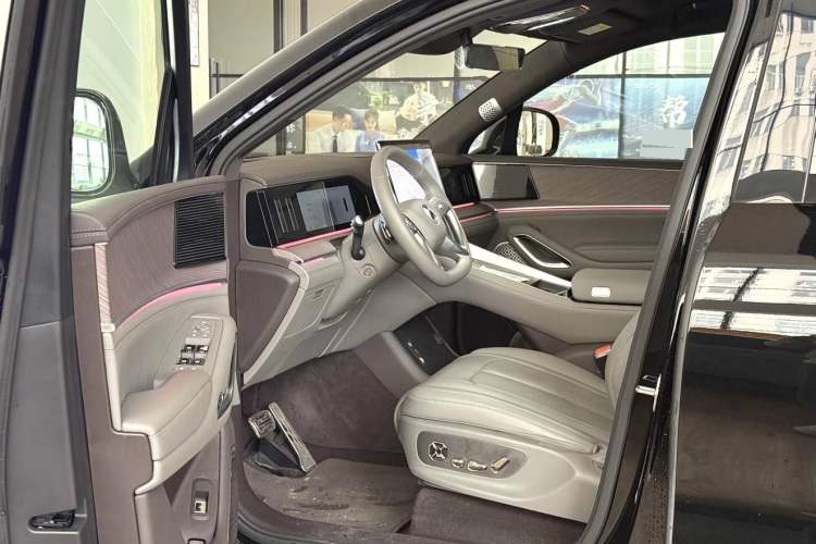Used Denza N9 2025 Prestige Version Left Front Seat