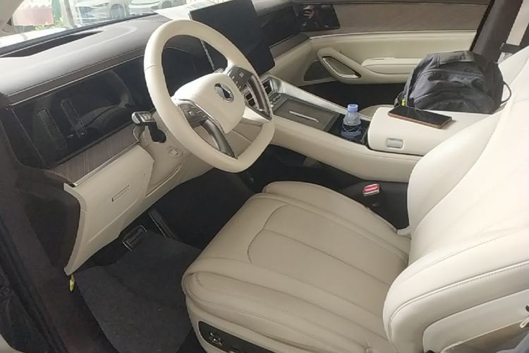 Used Denza N9 2025 Flagship Model Left Front Seat