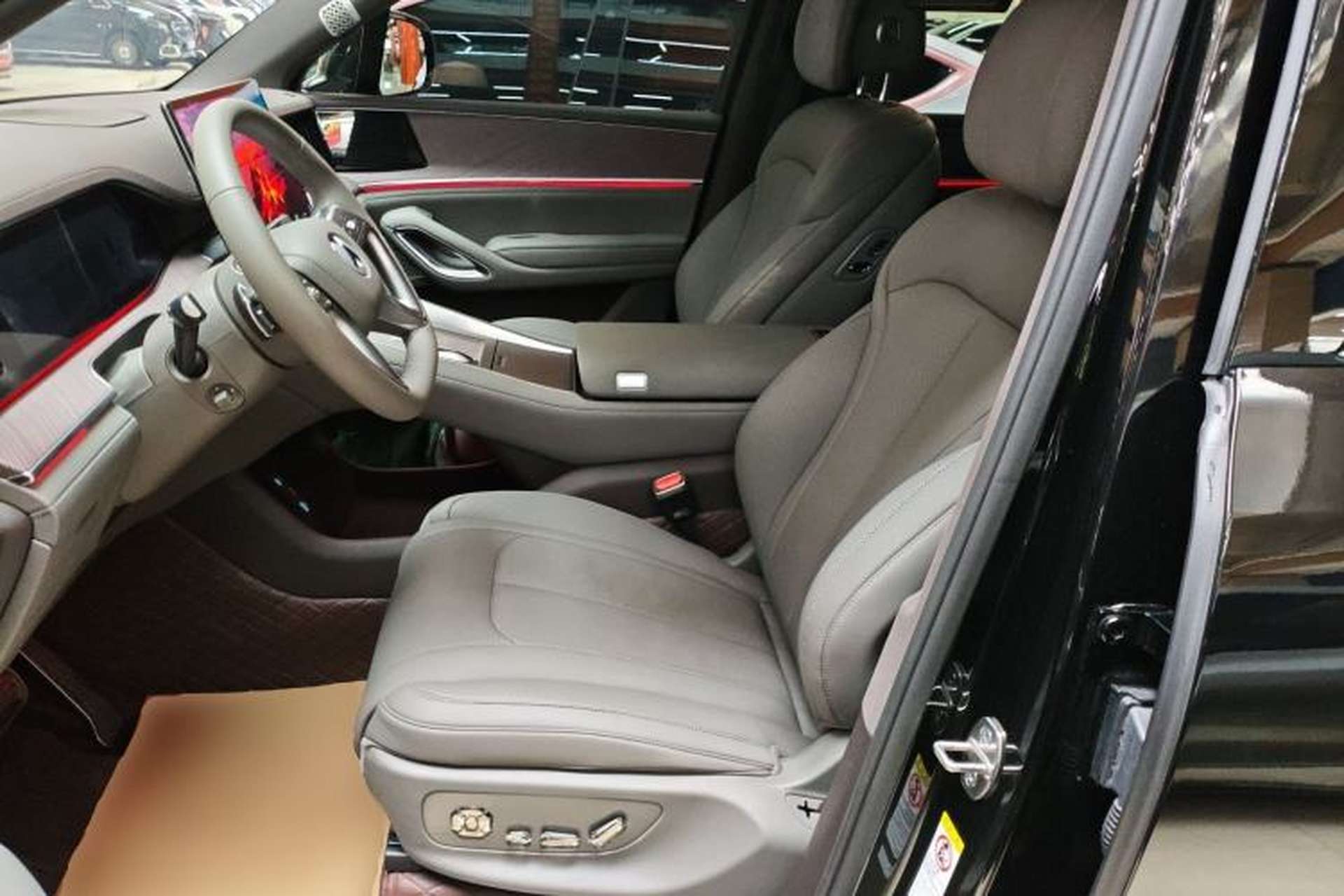 Used Denza N9 2025 Flagship Model Left Front Seat
