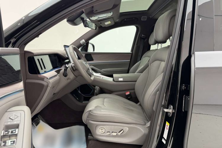 Used Denza N9 2025 Flagship Model Left Front Seat