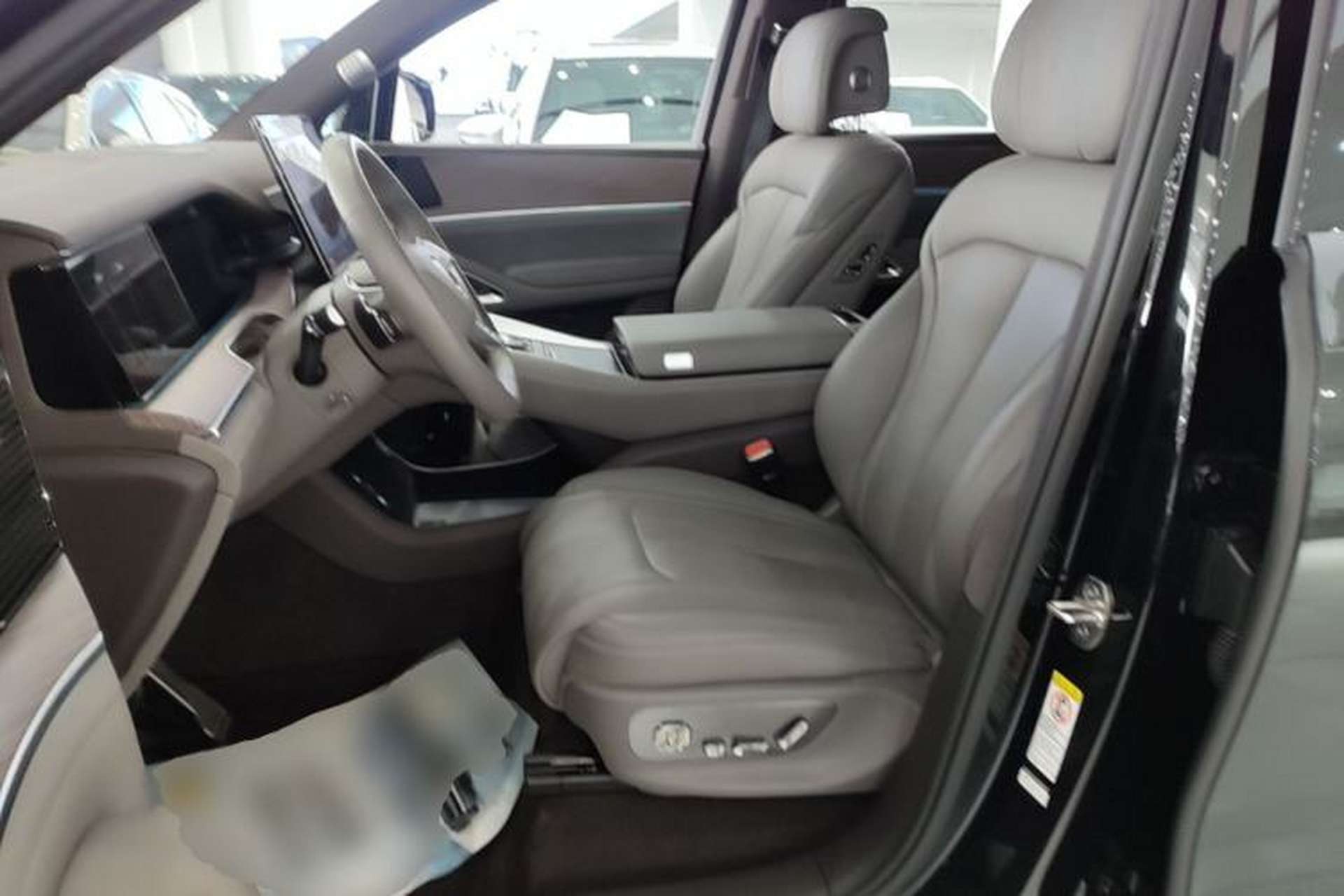 Used Denza N9 2025 Flagship Model Left Front Seat