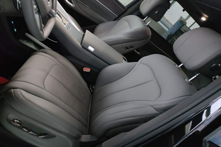 Used Denza N9 2025 Prestige Version Left Front Seat