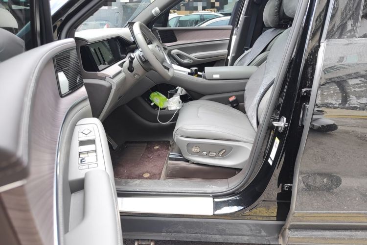 Used Denza N9 2025 Flagship Model Left Front Seat