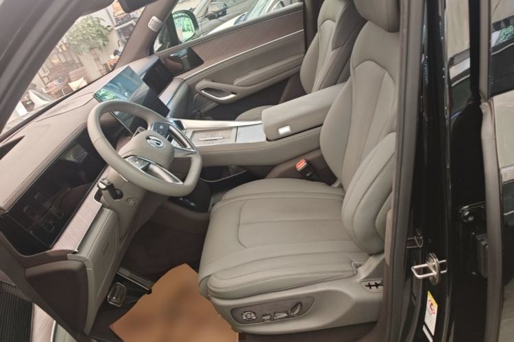 Used Denza N9 2025 Flagship Model Left Front Seat