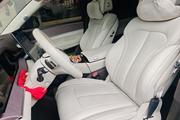 Used Denza N9 2025 Flagship Model Left Front Seat