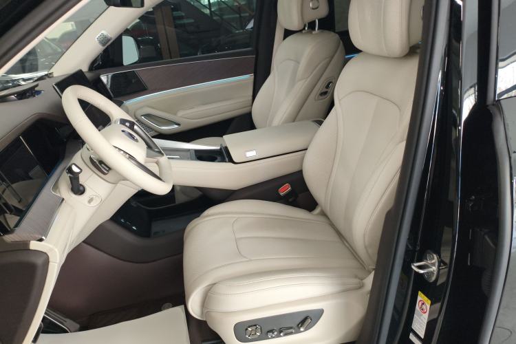 Used Denza N9 2025 Flagship Model Left Front Seat