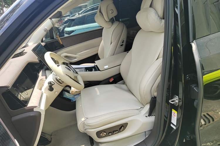 Used Denza N9 2025 Flagship Model Left Front Seat