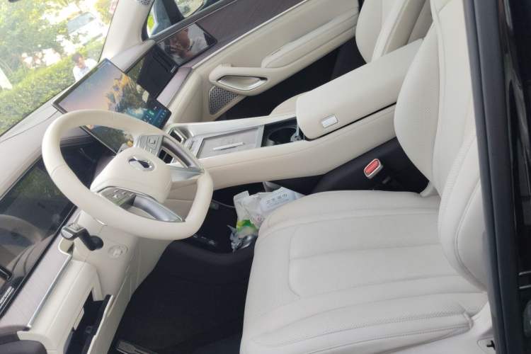 Used Denza N9 2025 Flagship Model Left Front Seat