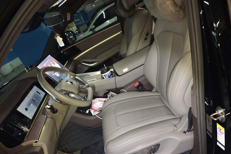 Used Denza N9 2025 Prestige Version Left Front Seat