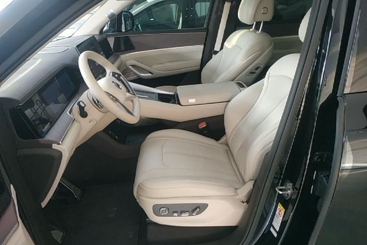 Used Denza N9 2025 Flagship Model Left Front Seat