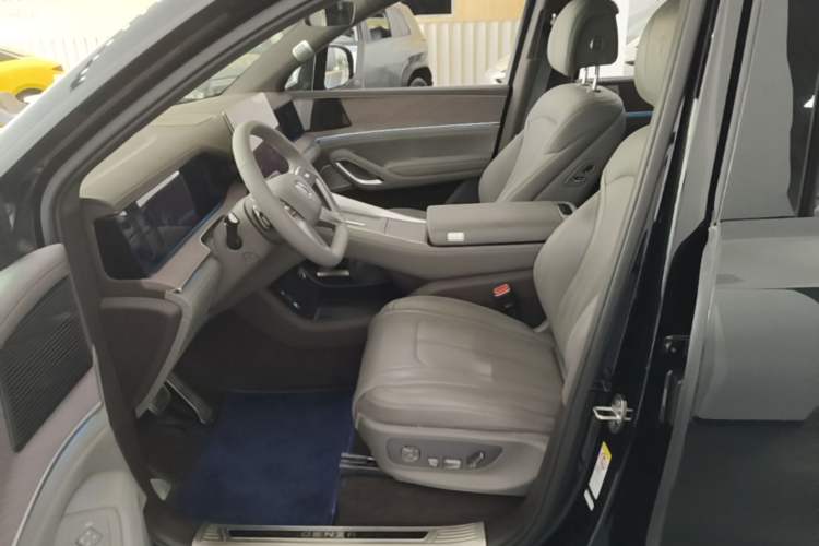 Used Denza N9 2025 Prestige Version Left Front Seat