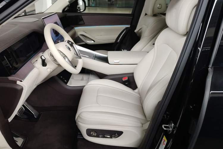Used Denza N9 2025 Flagship Model Left Front Seat