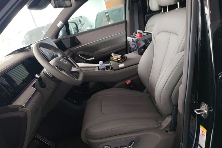 Used Denza N9 2025 Flagship Model Left Front Seat