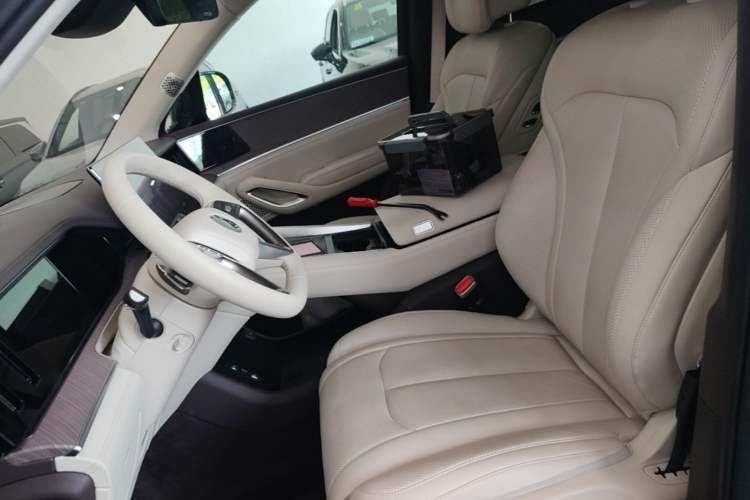 Used Denza N9 2025 Flagship Model Left Front Seat