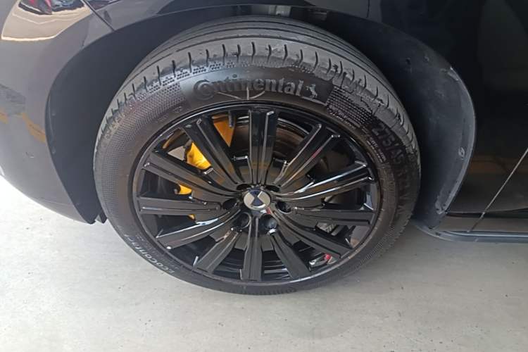 Used Denza N9 2025 Prestige Version Left Front Wheel Hub