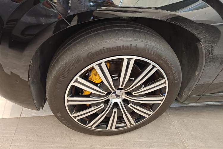 Used Denza N9 2025 Flagship Model Left Front Wheel Hub