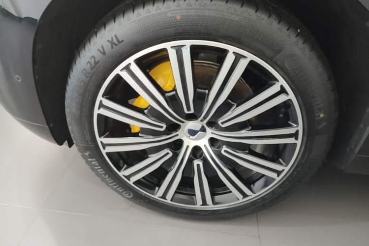 Used Denza N9 2025 Prestige Version Left Front Wheel Hub