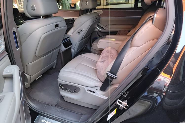 Used Denza N9 2025 Flagship Model Left Rear Seat