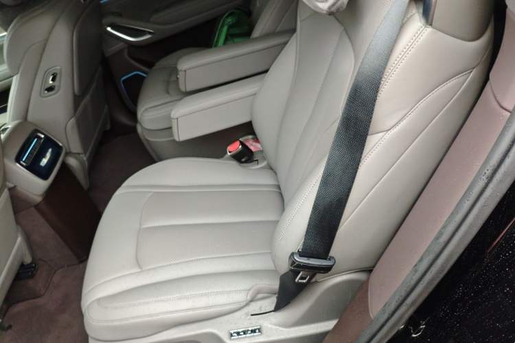 Used Denza N9 2025 Flagship Model Left Rear Seat