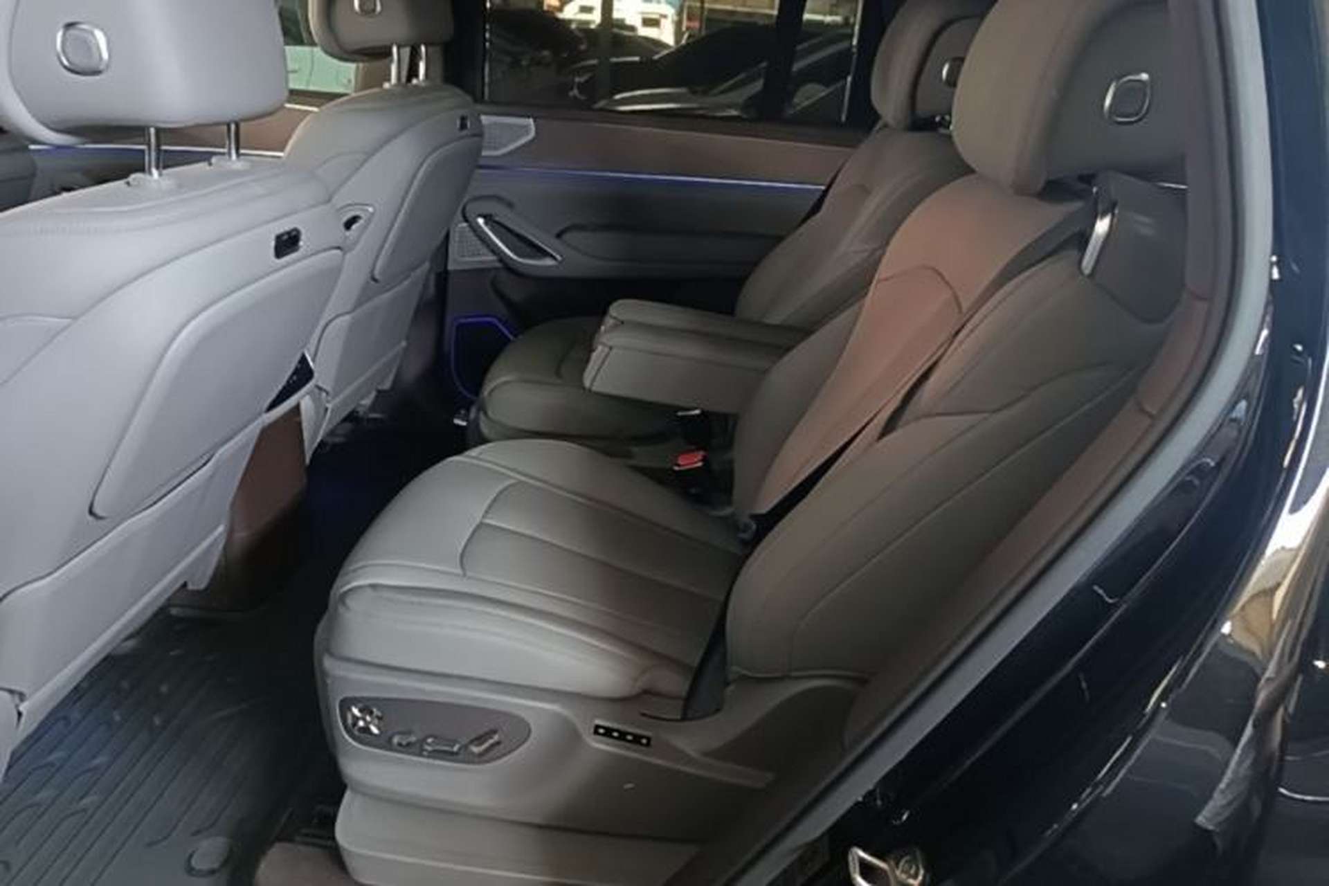 Used Denza N9 2025 Flagship Model Left Rear Seat