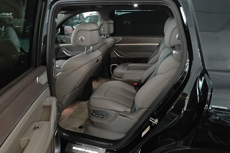 Used Denza N9 2025 Flagship Model Left Rear Seat
