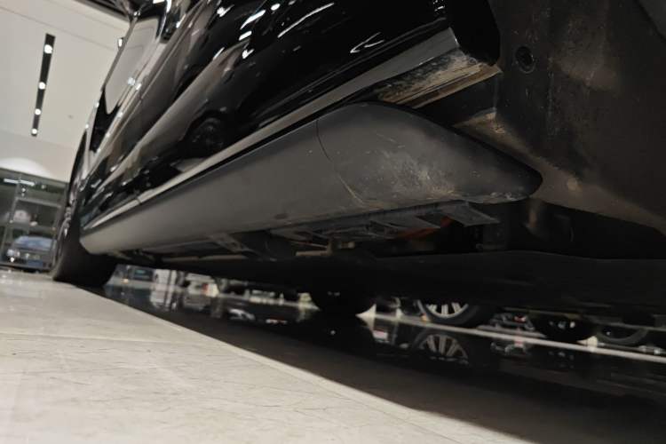 Used Denza N9 2025 Flagship Model Left Side Sill