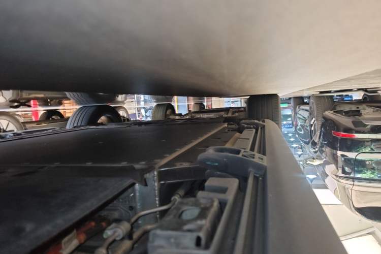 Used Denza N9 2025 Flagship Model Left Side Sill