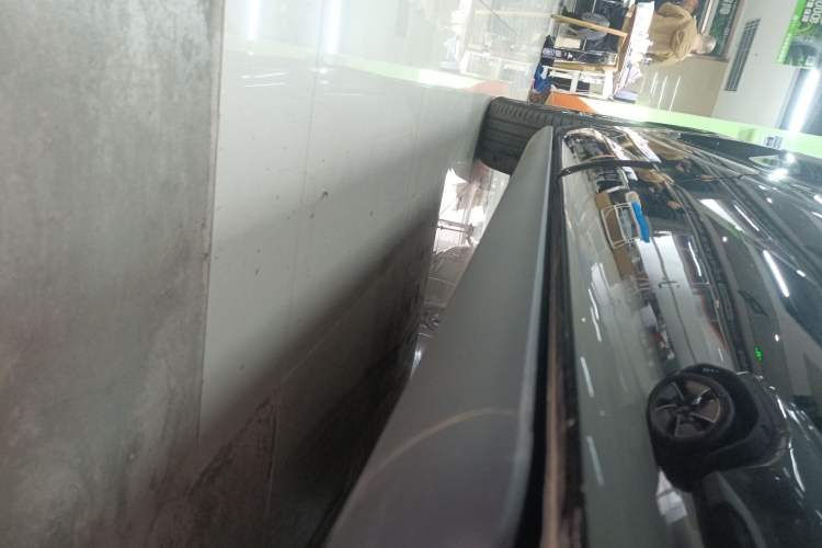 Used Denza N9 2025 Flagship Model Left Side Sill