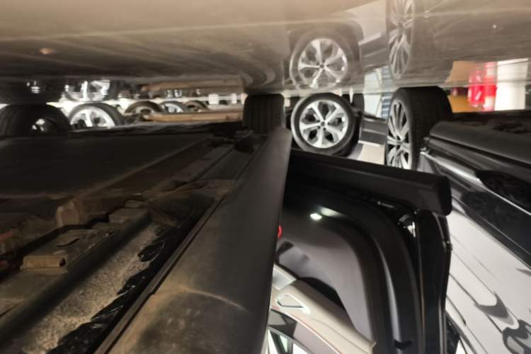 Used Denza N9 2025 Flagship Model Left Side Sill
