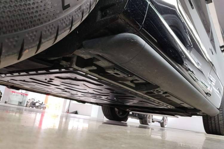 Used Denza N9 2025 Flagship Model Left Side Sill