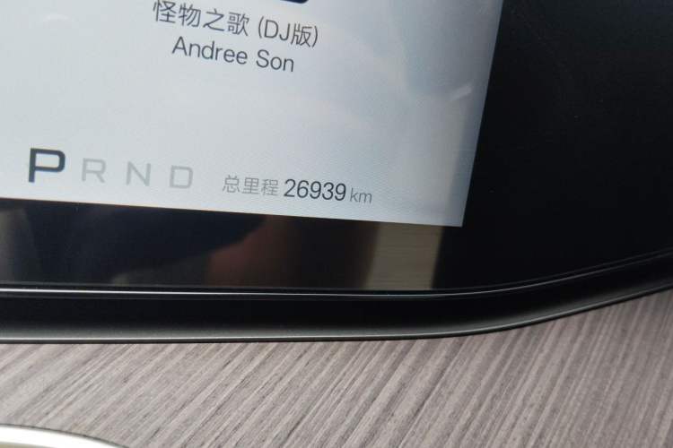 Used Denza N9 2025 Flagship Model Odometer Close Up