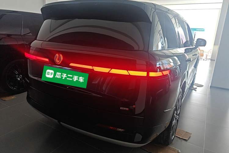 Used Denza N9 2025 Flagship Model Rear Right 45 Deg