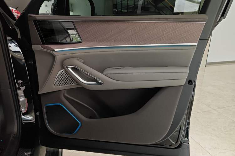 Used Denza N9 2025 Flagship Model Right Front Door Interior