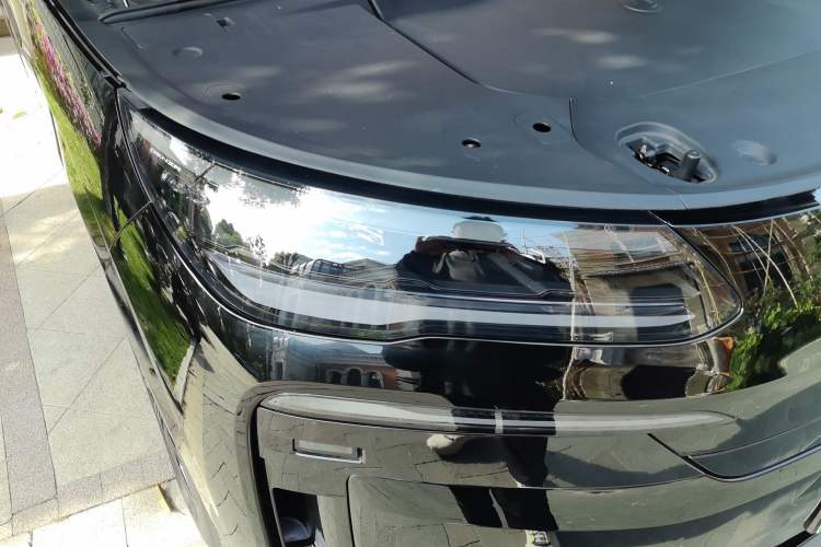 Used Denza N9 2025 Flagship Model Right Front Headlight