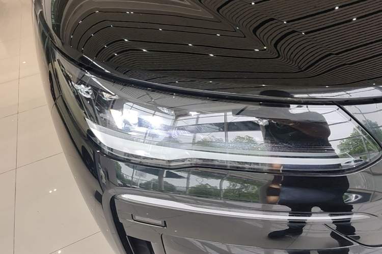 Used Denza N9 2025 Prestige Version Right Front Headlight