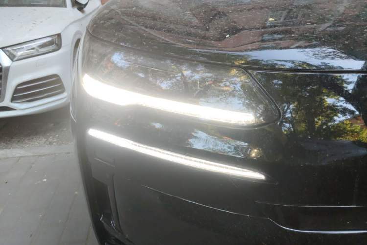 Used Denza N9 2025 Prestige Version Right Front Headlight