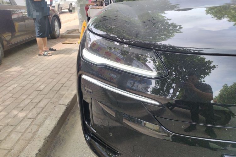 Used Denza N9 2025 Flagship Model Right Front Headlight