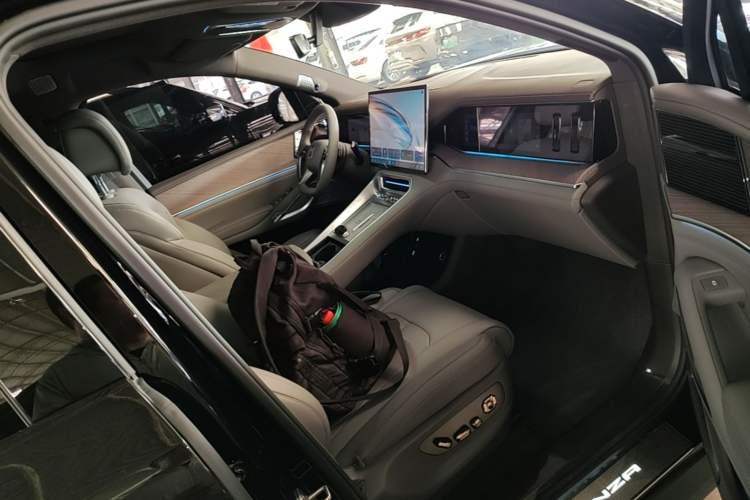 Used Denza N9 2025 Prestige Version Right Front Seat